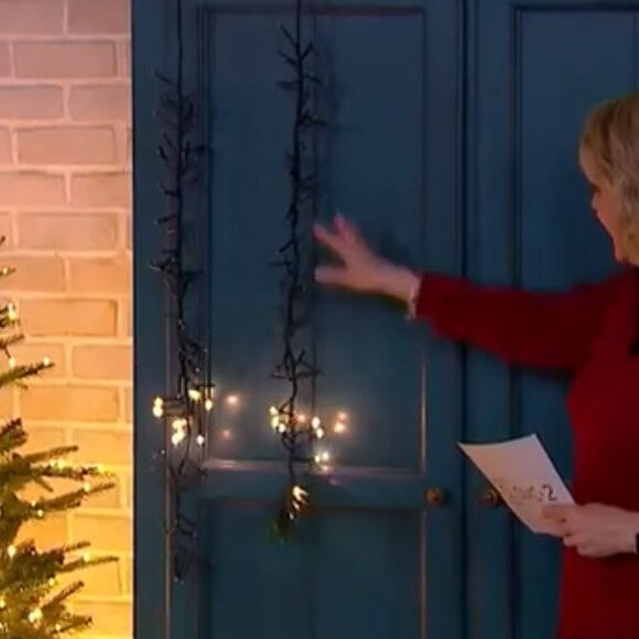 NEW Lighticicle Set of 2 Hanging Icicle Light Strands - Picture 4 of 4